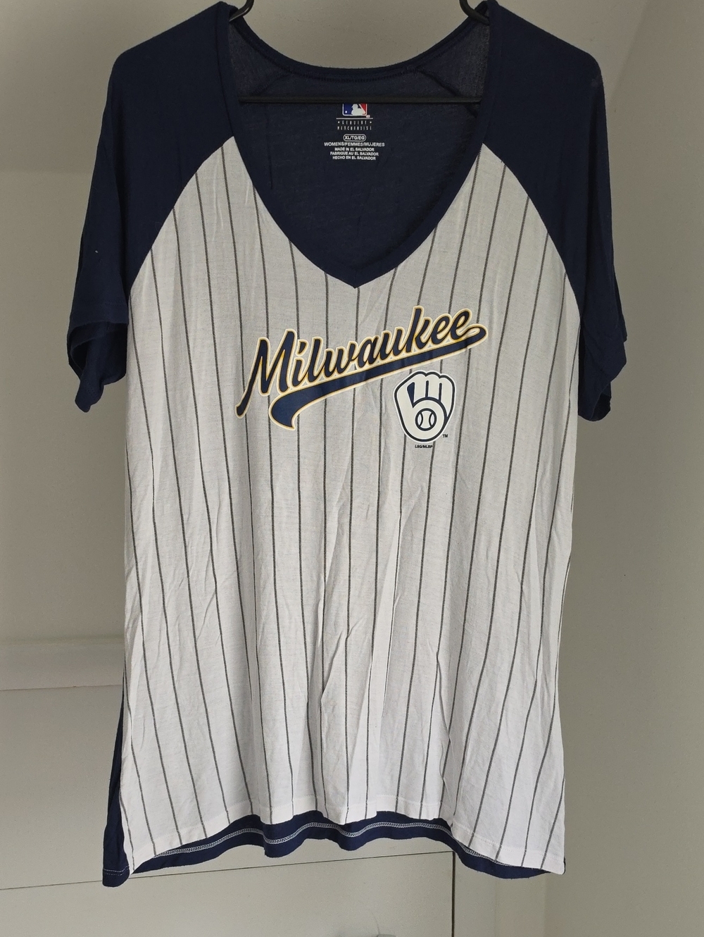 Milwaukee Brewers Women's V-Neck Raglan Baseball Tee - Navy/White